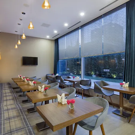 Hampton By Hilton Atakoy 3*