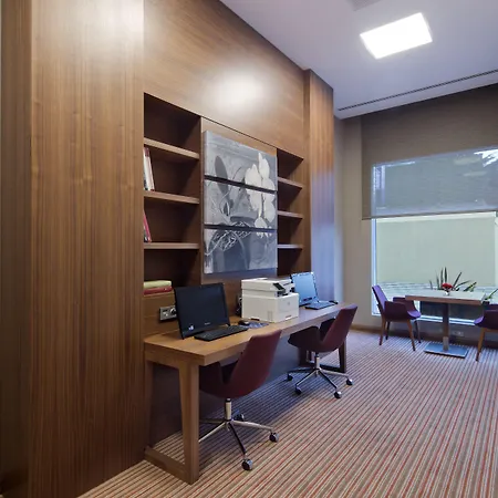 Hotel Hampton By Hilton Atakoy