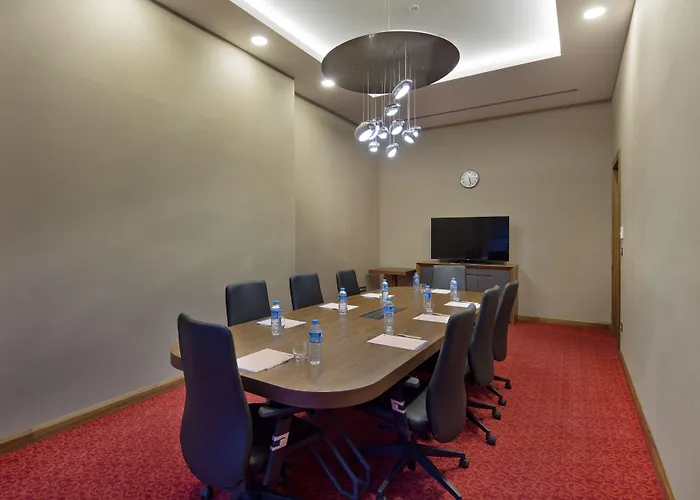 Отель Hampton By Hilton Atakoy 3*