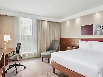 Hampton By Hilton Atakoy מלון 3*