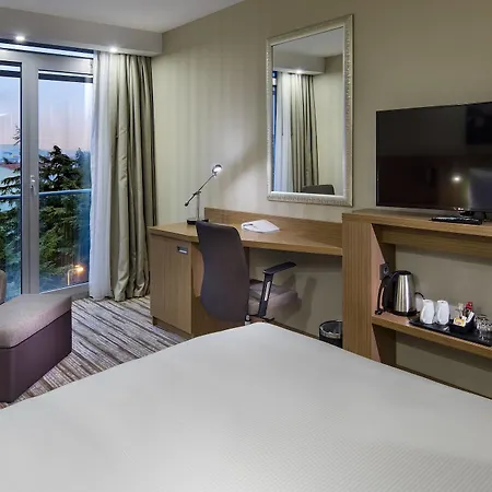 Otel Hampton By Hilton Atakoy